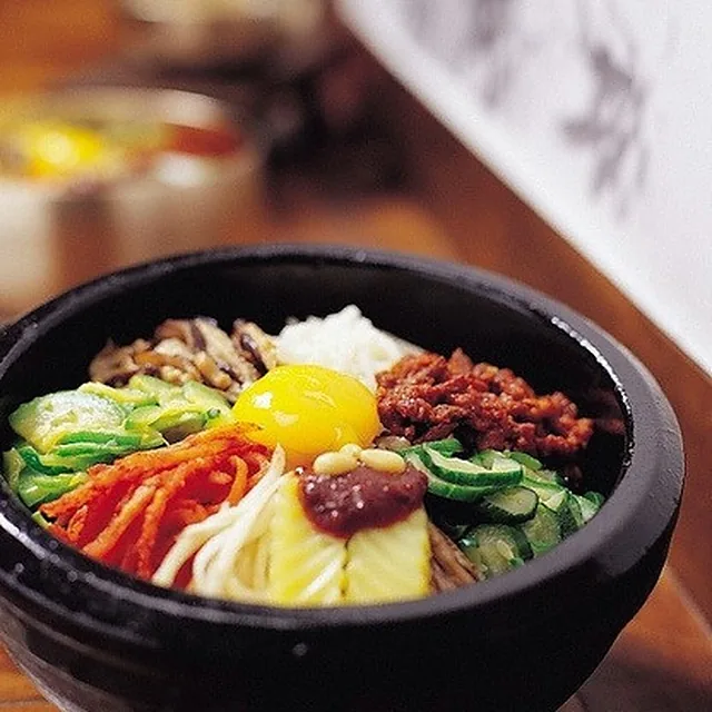 돌솥비빔밥 — 소고기