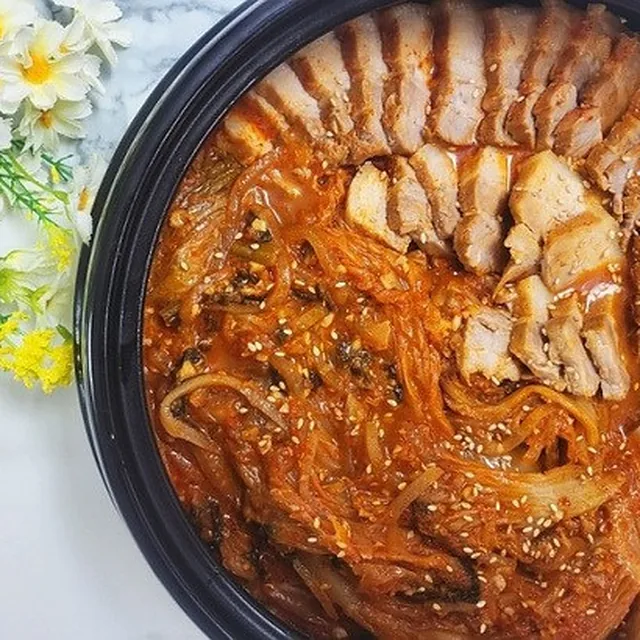 묵은지 통삼겹김치찜